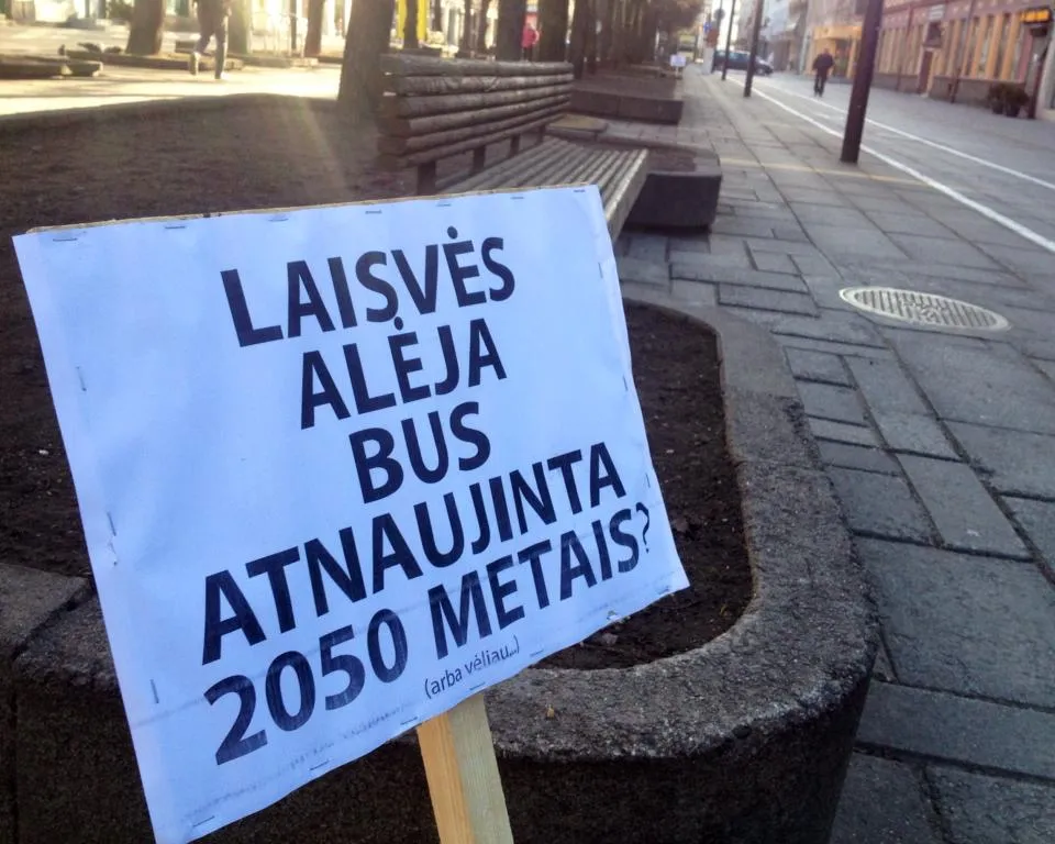 Plakatai Laisvės alėjoje