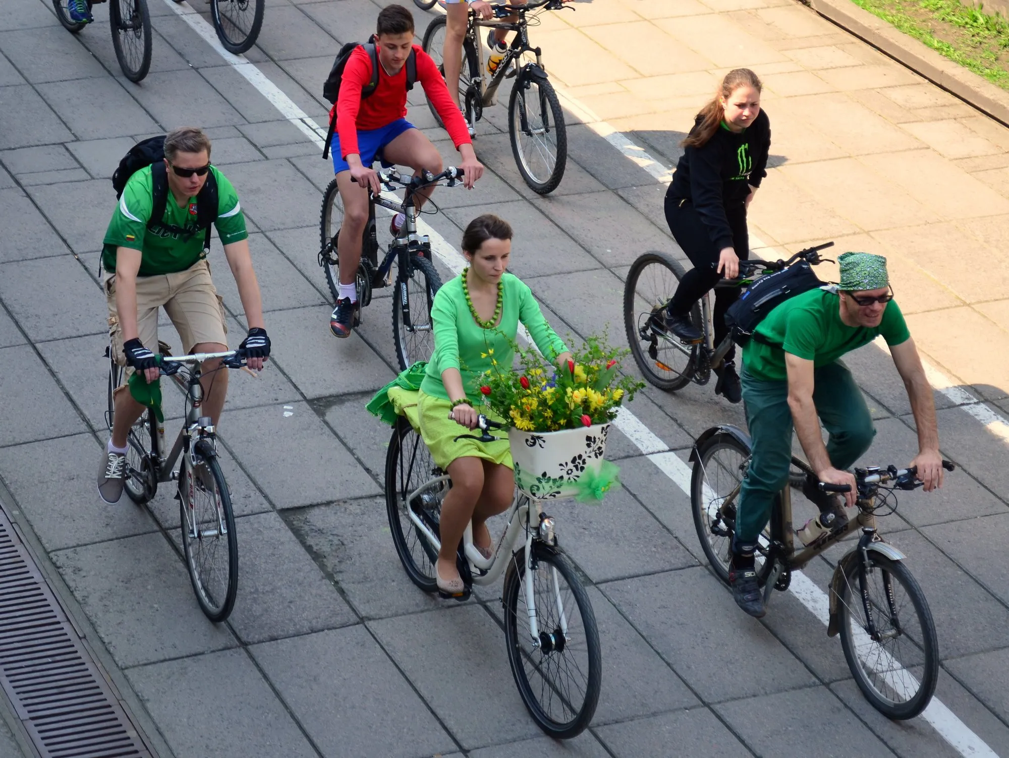 Dviratininkų paradas per Velykas