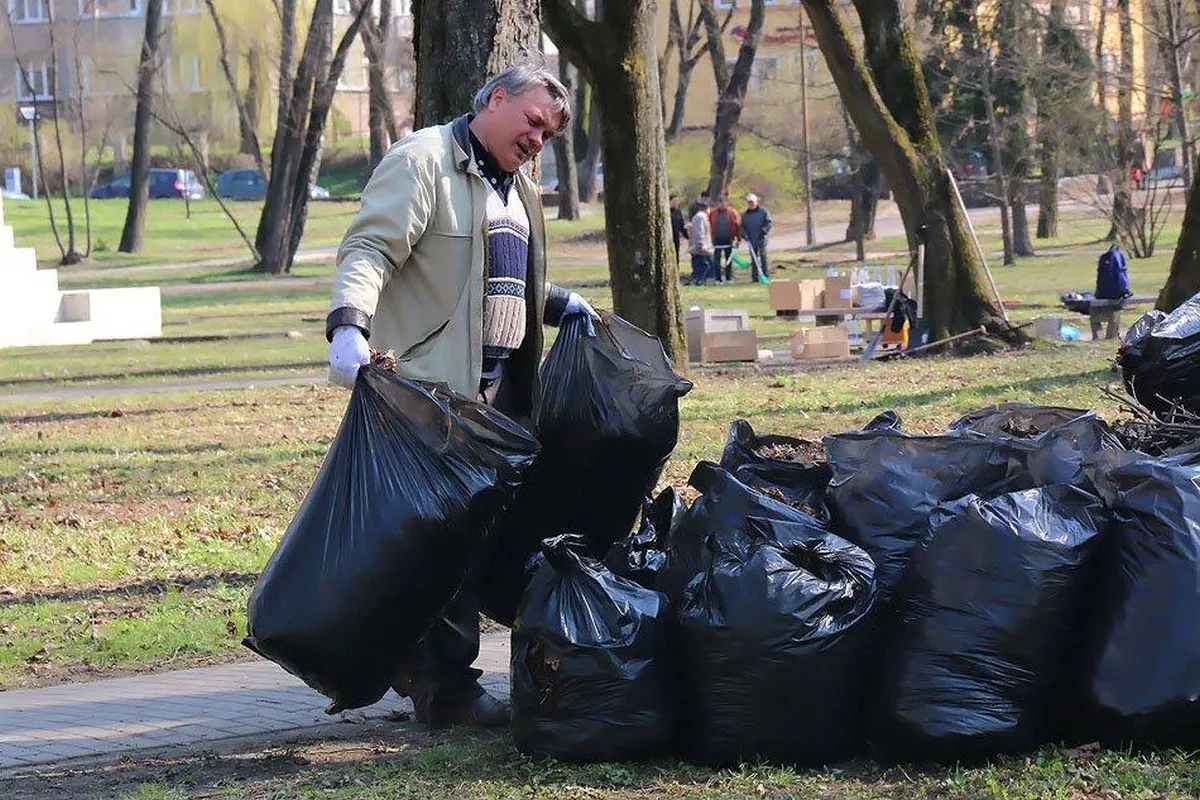 Žmonės susirinko į visuotinę talką