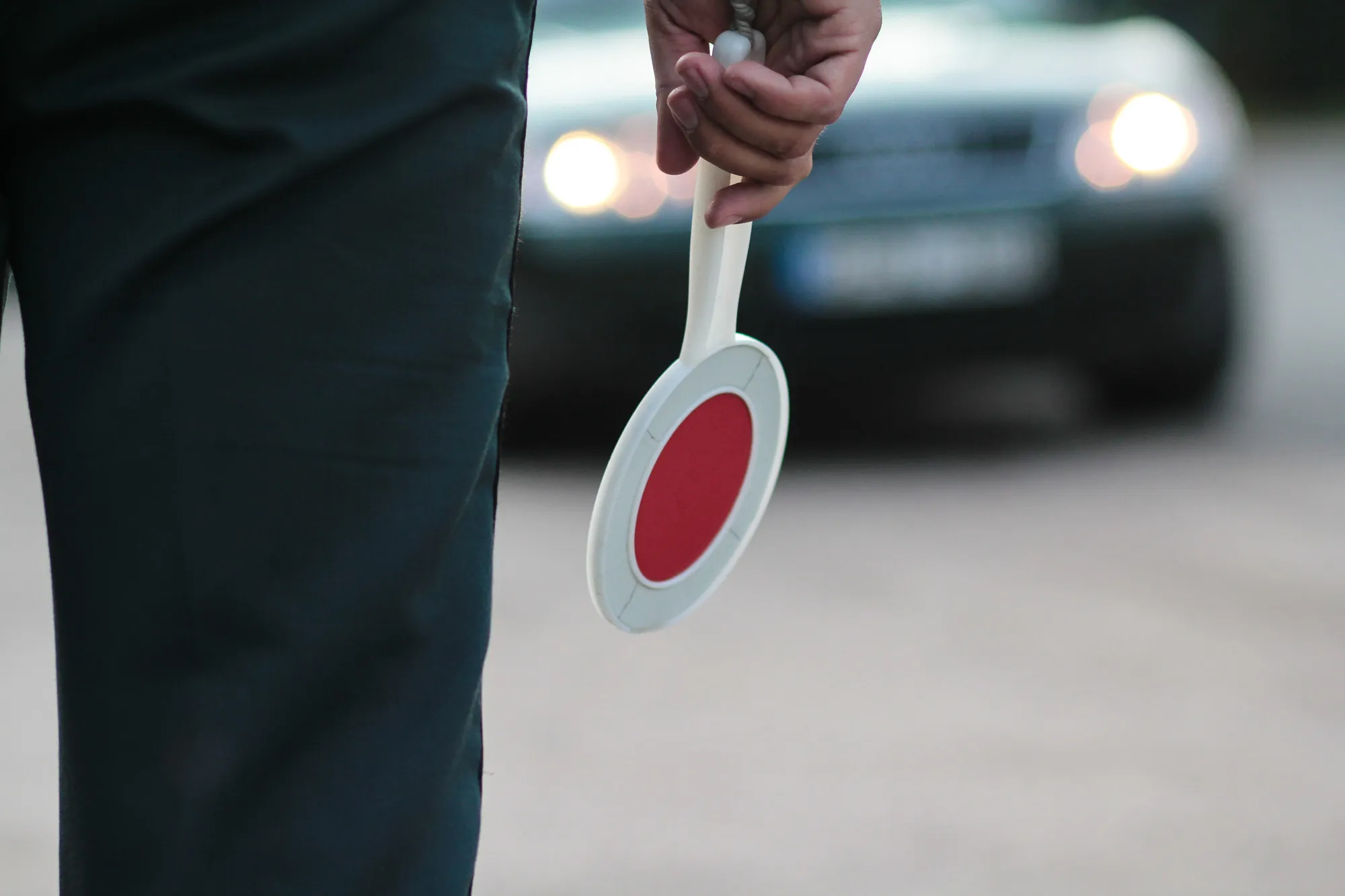 Policijos parigūnai stabdo automobilius
