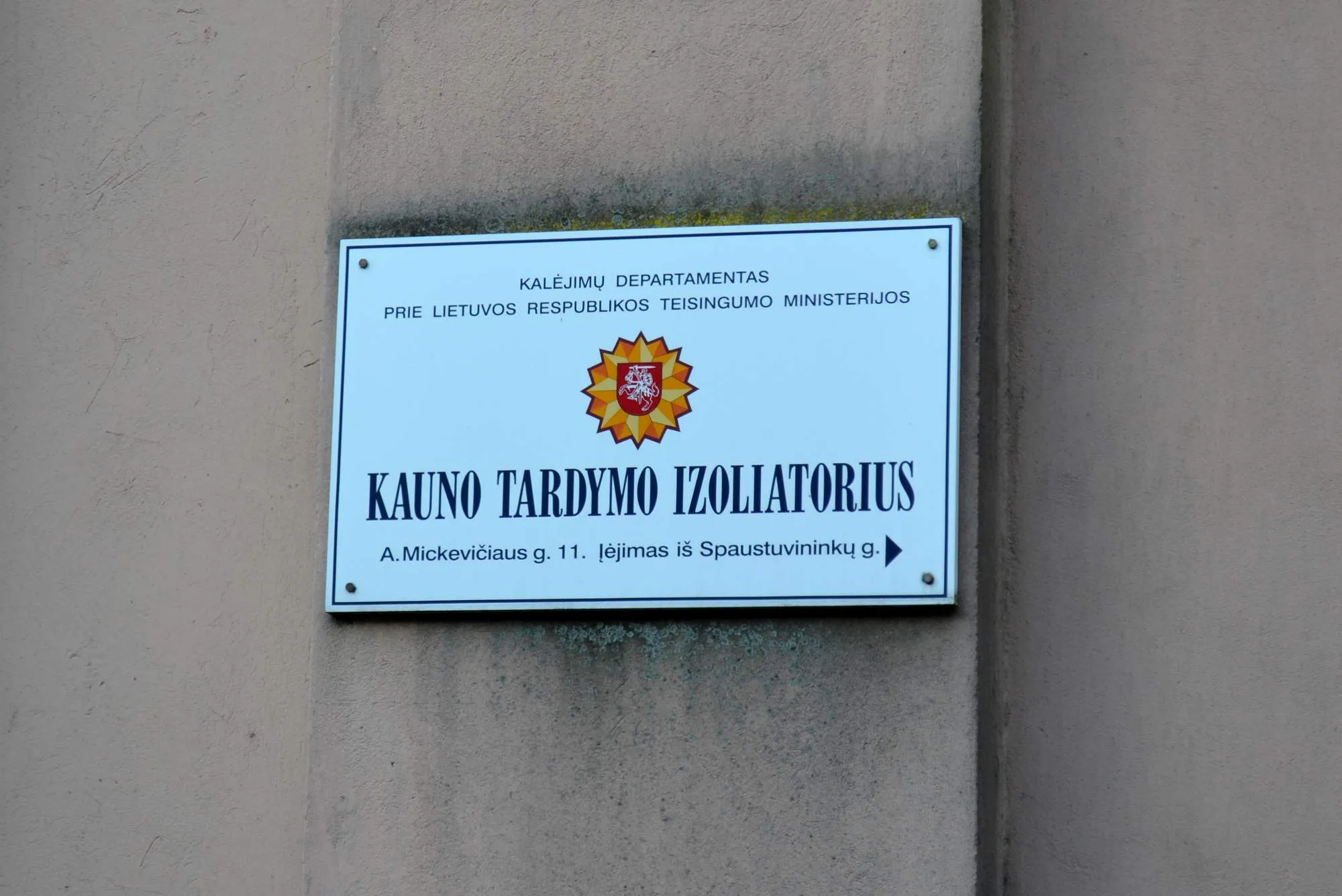 Spec. tarnybos atskubėjo į Kauno tardymo izoliatorių