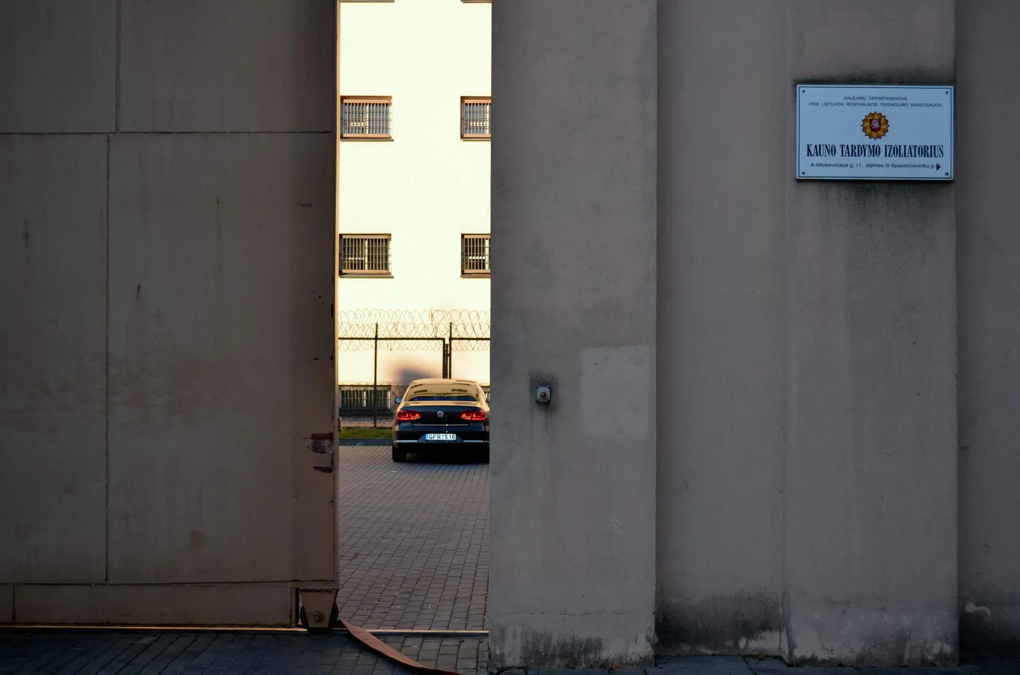 Spec. tarnybos atskubėjo į Kauno tardymo izoliatorių