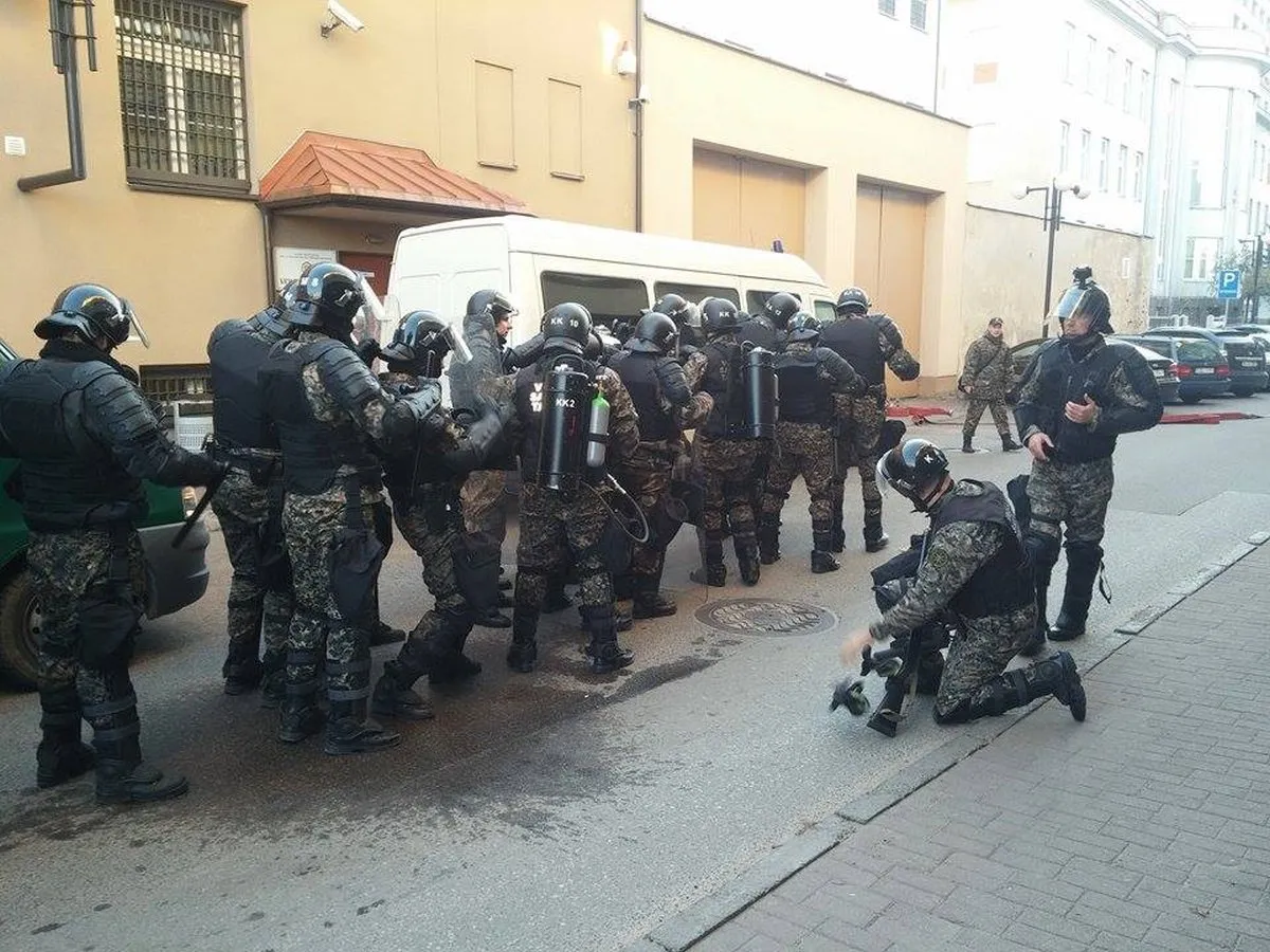 Spec. tarnybos skubėjo į Kauno tardymo izoliatorių