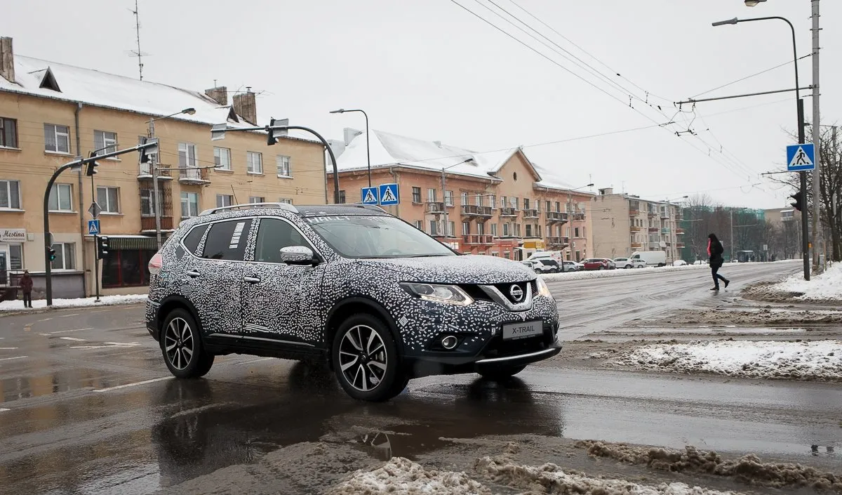 Rekordinis automobilis naujoje sankryžoje