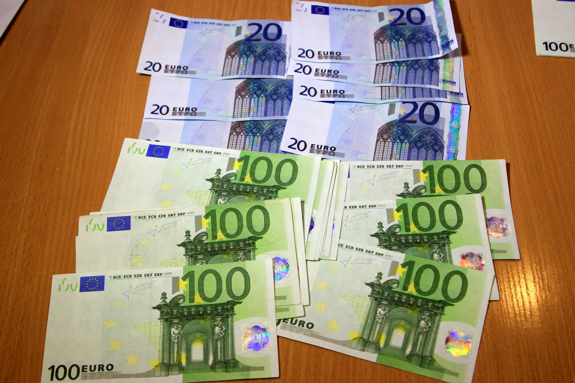 Padirbti eurų banknotai