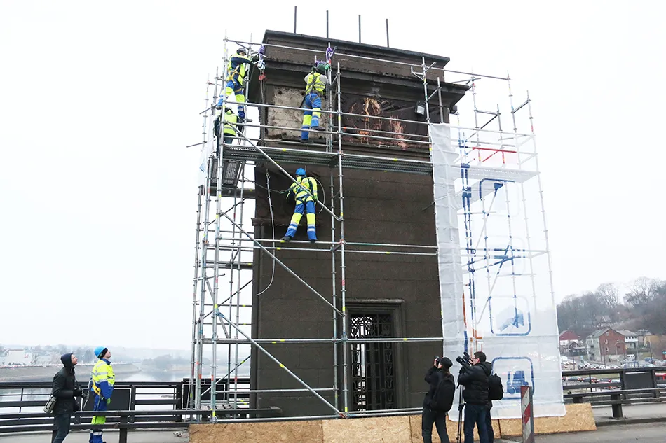 Sovietinių lentų ardymas