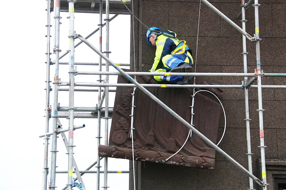 Sovietinių lentų ardymas