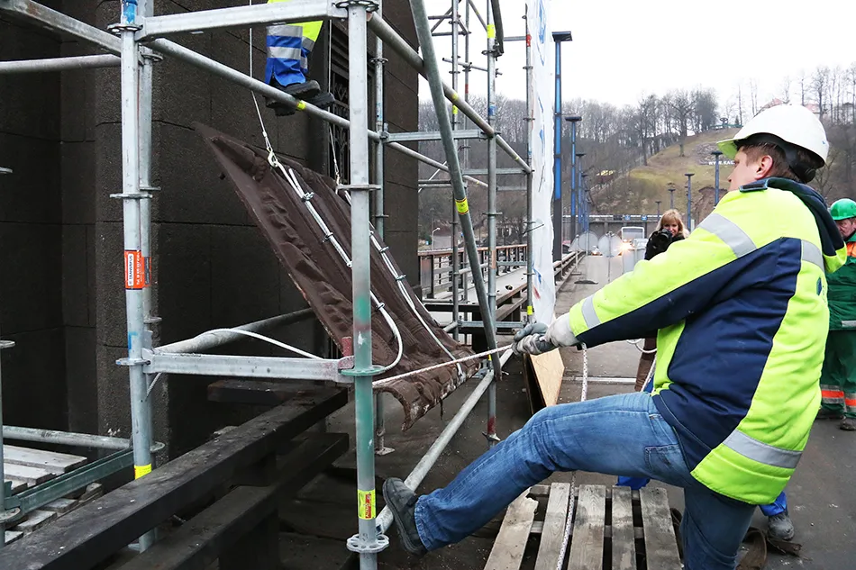 Sovietinių lentų ardymas