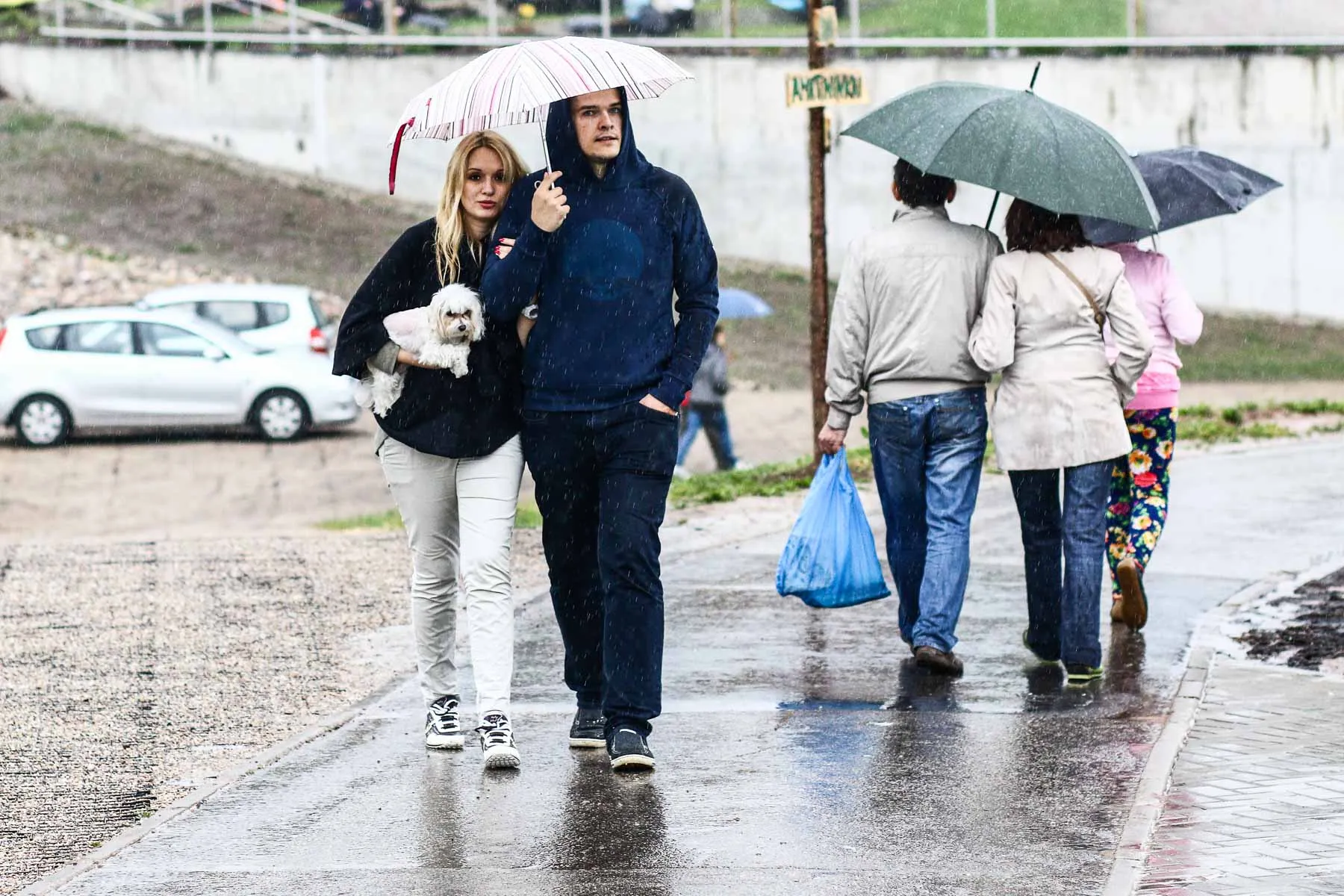 skėtis, lietus Joninės Jonavoje