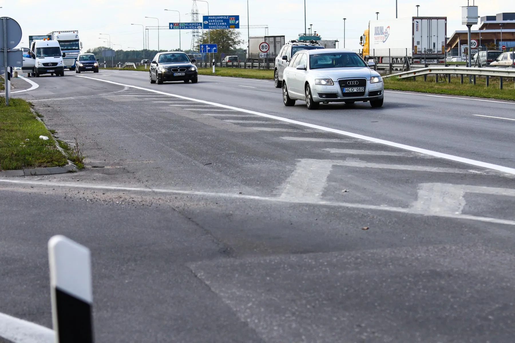 Prie "Megos" pailgėjo lėtėjimo juosta