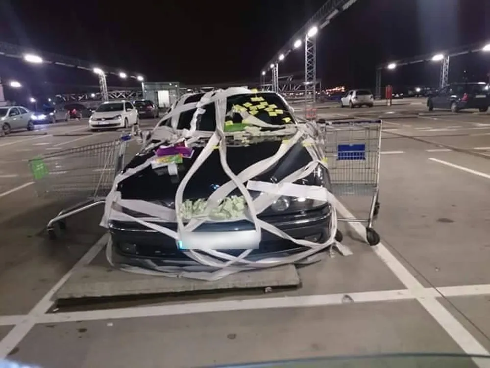 Apvyniotas BMW 01 (be numerių)