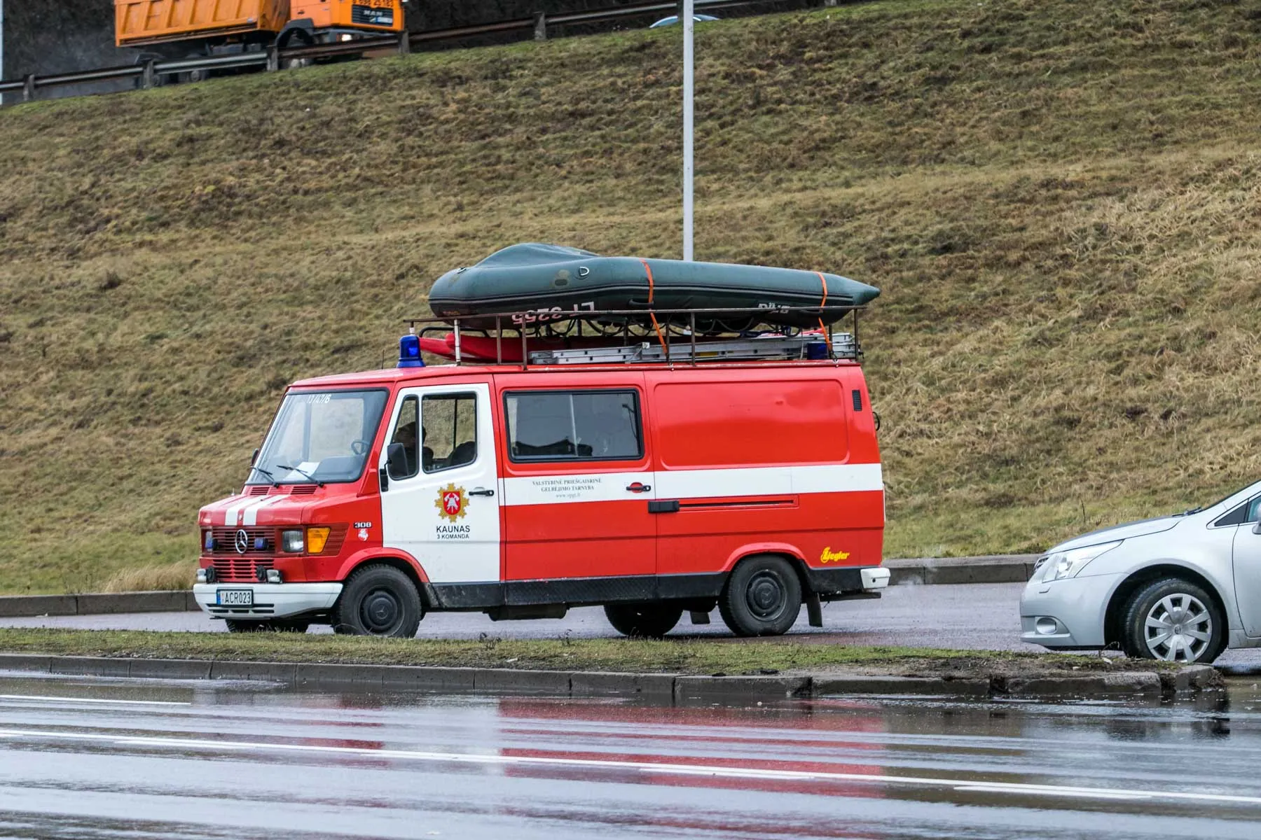 Ledonešis Kaune, Uginagesiai, valtis