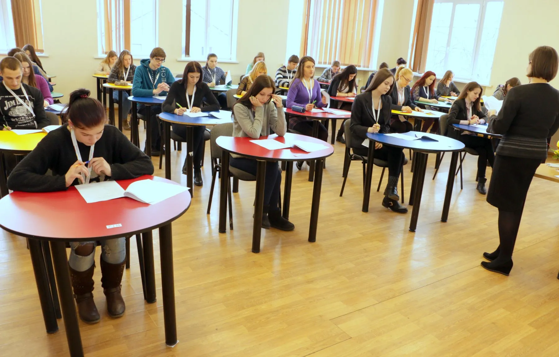 Būsimi darbuotoja varžėsi dėl raštingiausiojo titulo