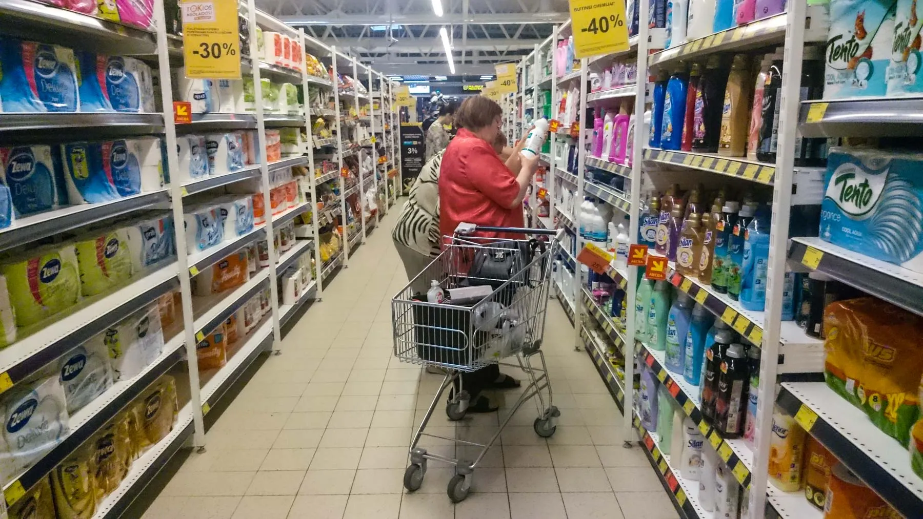 Eilės prekybos centruose