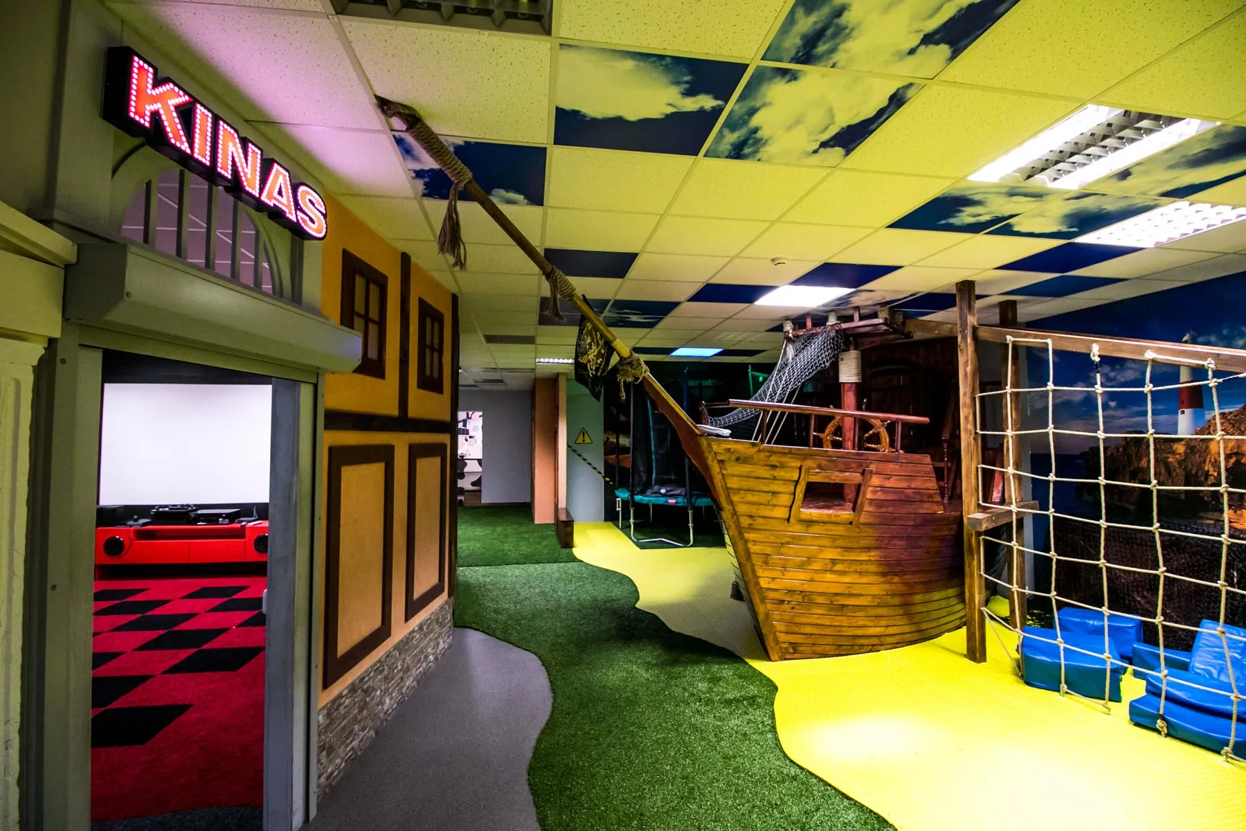 „Šok, juokis ir voliokis"