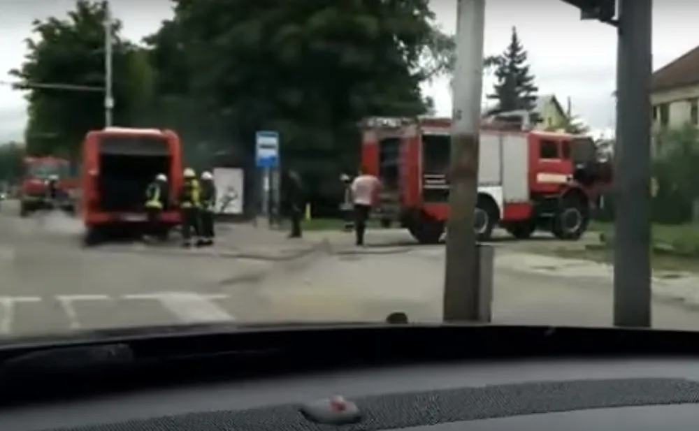 Taikos pr. dega autobusas