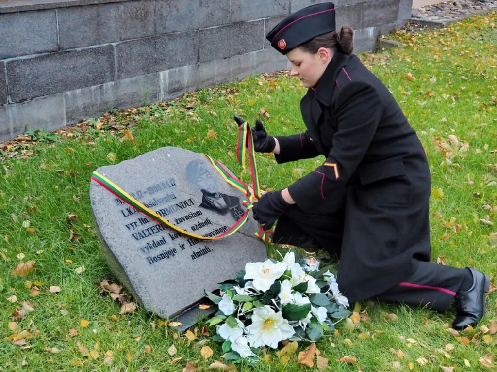 Lietuvos kariai pagerbė žuvusių laisvės gynėjų atminimą