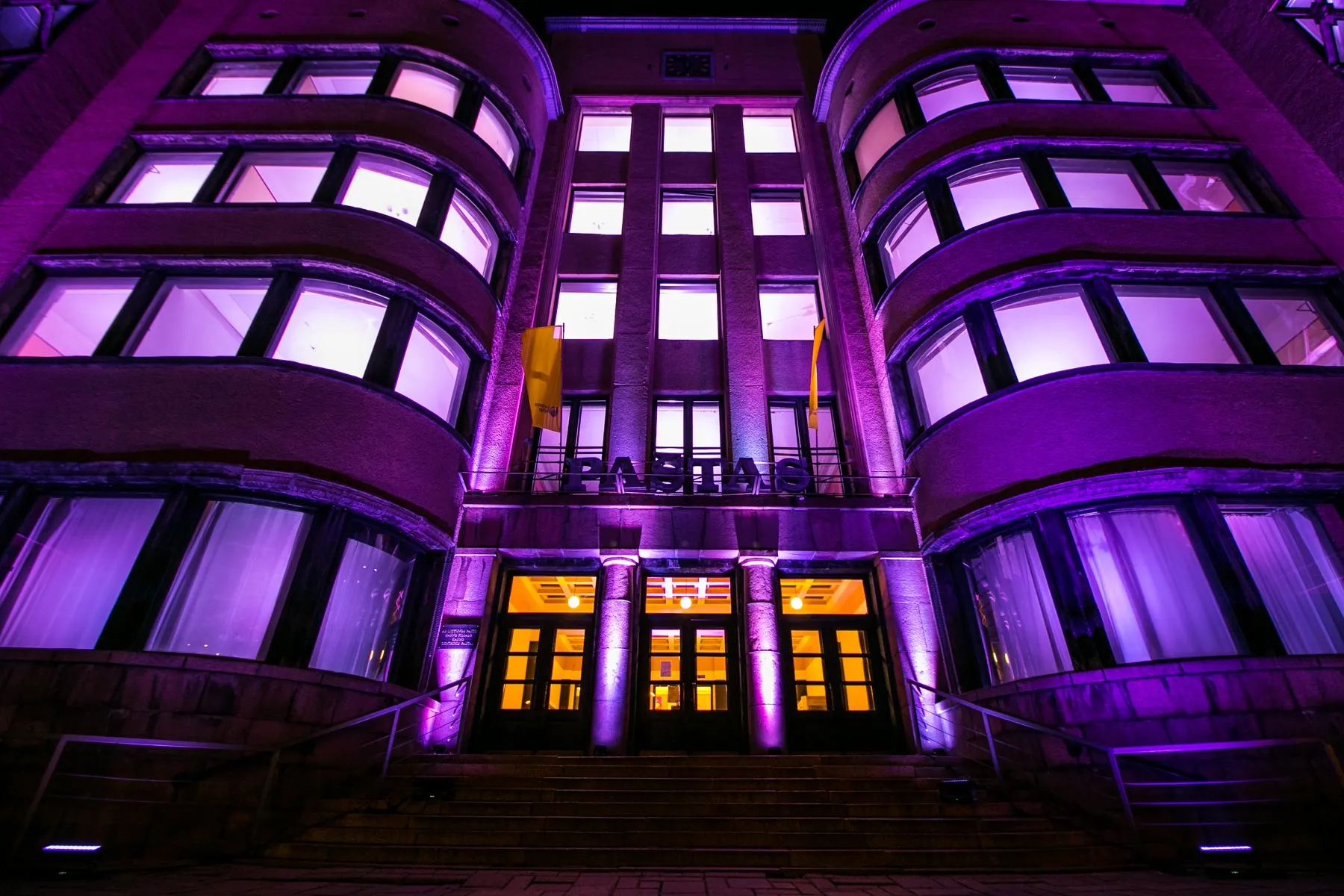 Spalvotas centrinis paštas