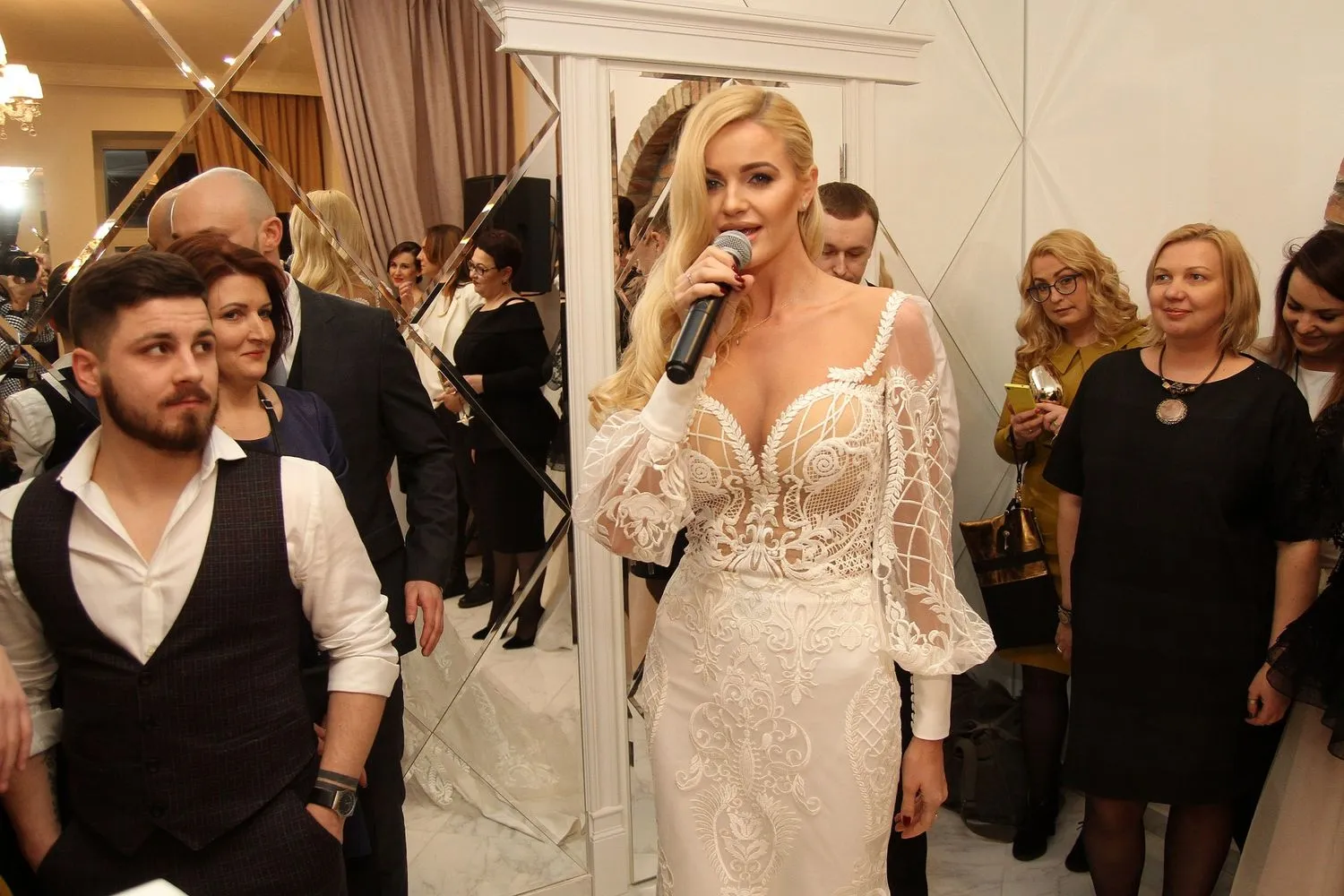 Vestuvių studijos atidarymo akimirkos