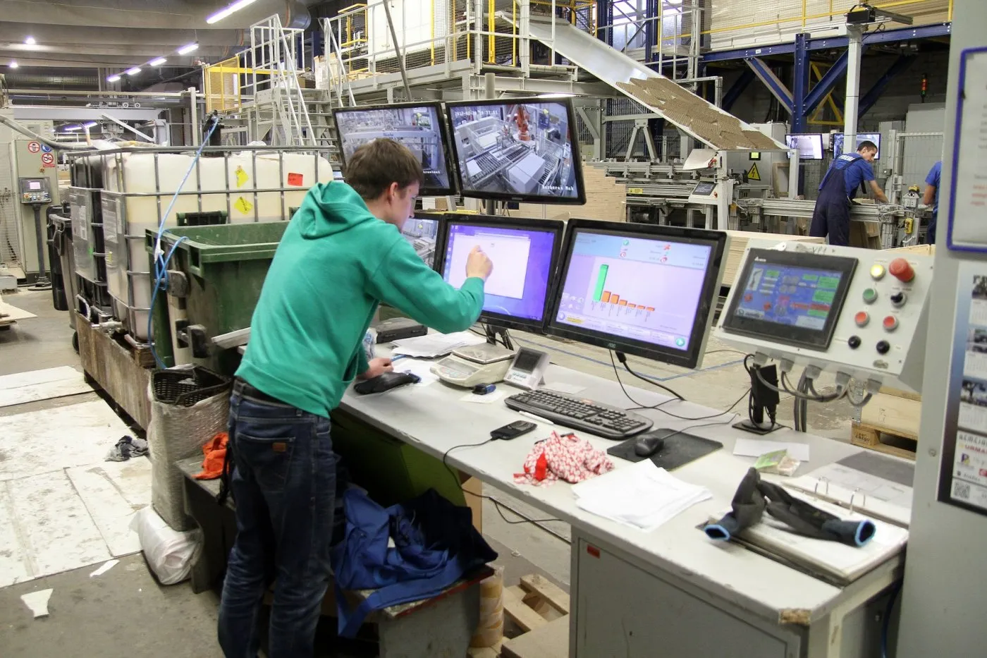 Įmonė Kaune, darbuotojai, darbininkai