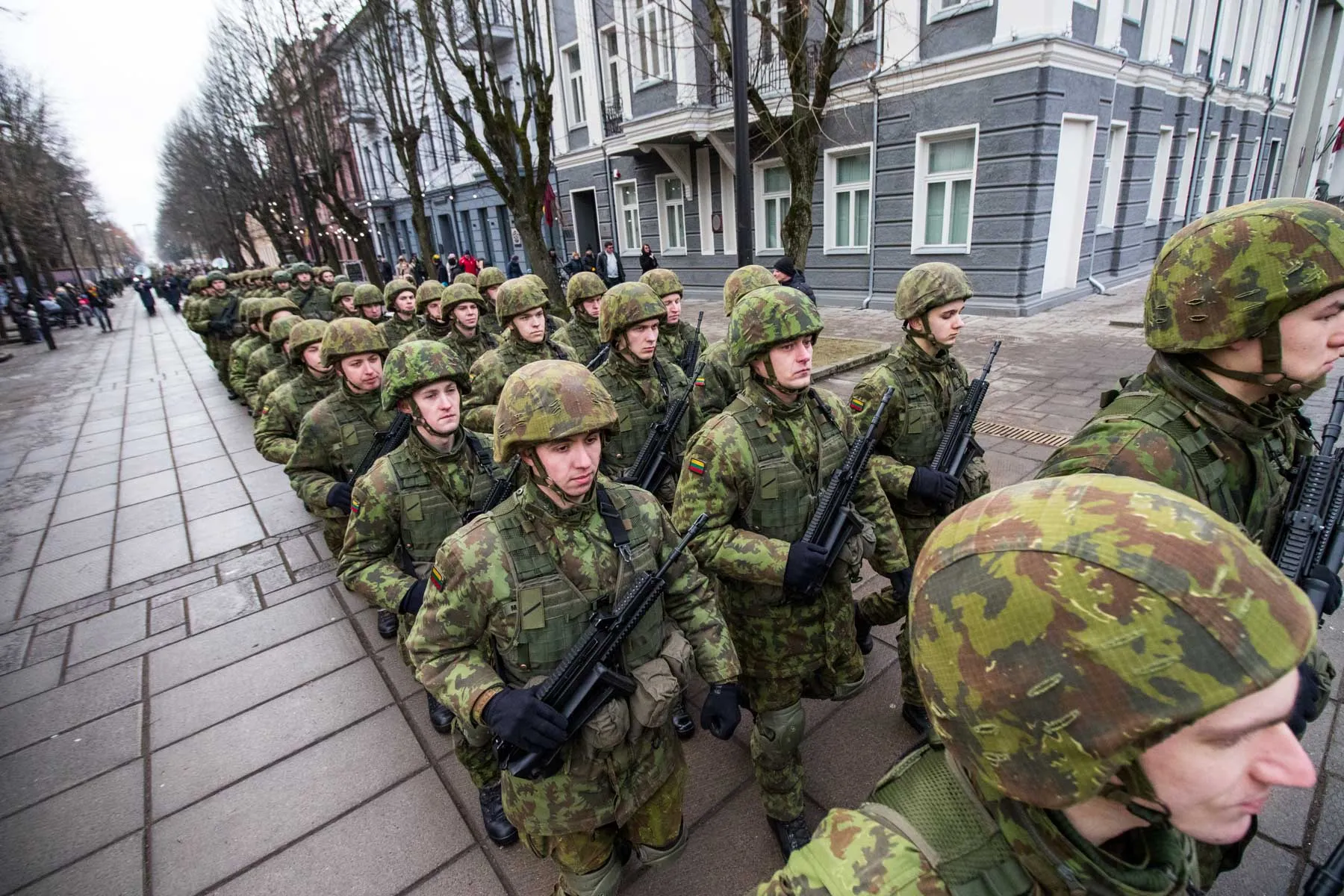 Kareiviai, kariuomenė, šauktiniai