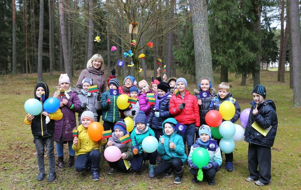 Kulautuvos pušyną papuošė inkilai