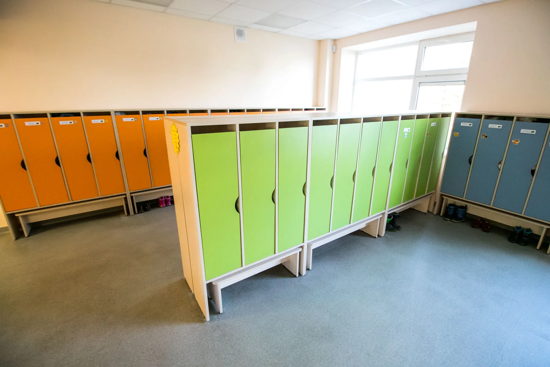 Darželis. Vaikų spintelės