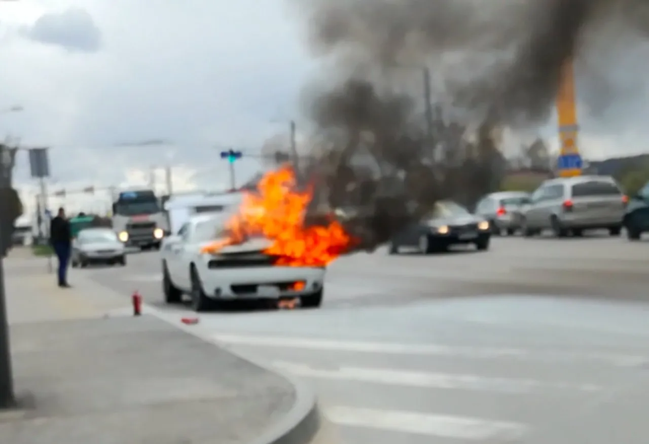 Sudegė prabangus automobilis