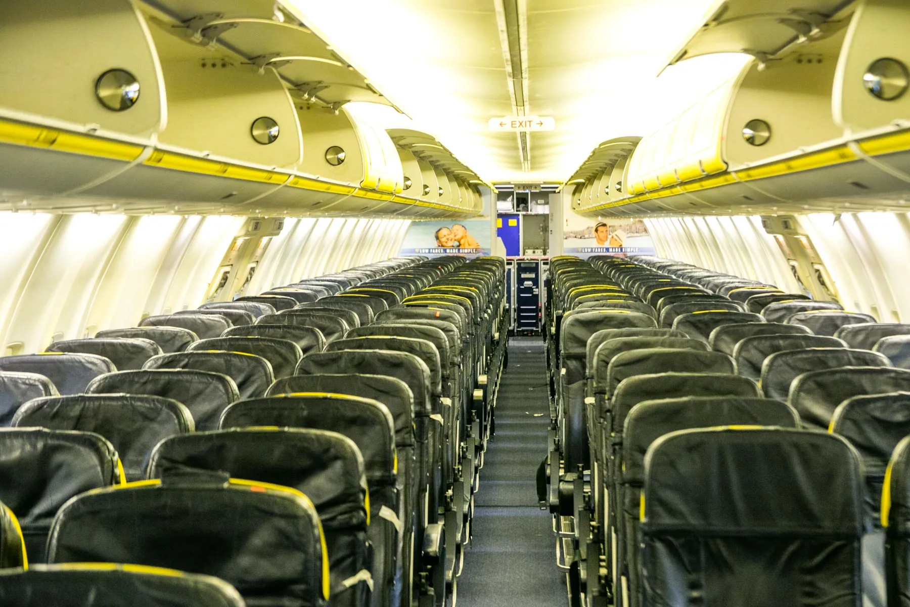 Ryanair lėktuvas, emigracija