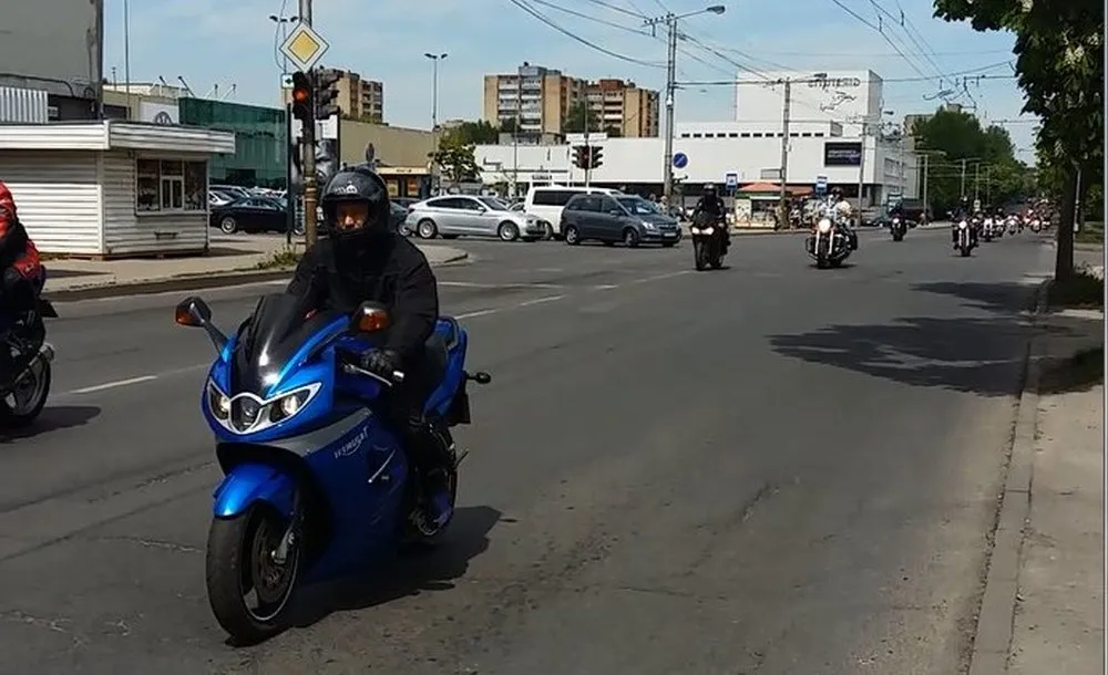 Baikeriai Kovo 11-osios gatvėje