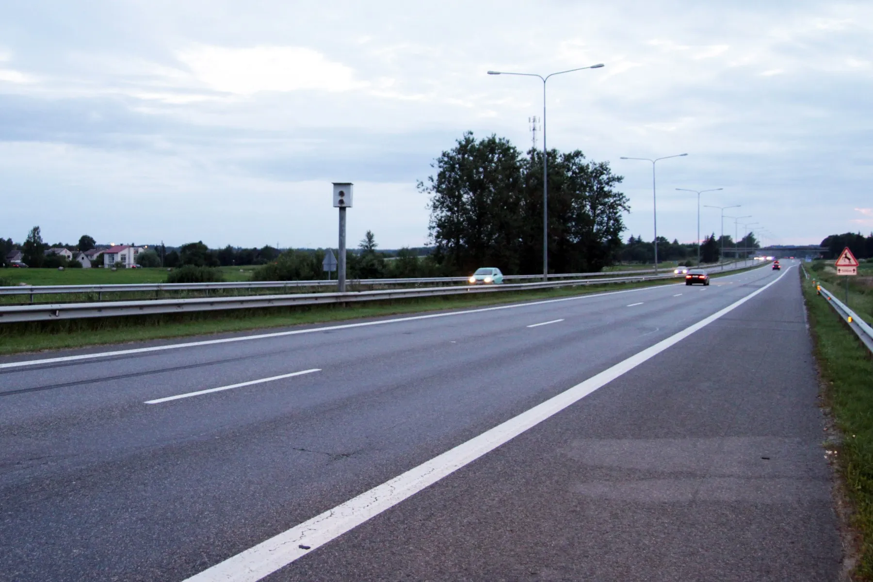 Greičio matuokliai, keliai, automobiliai