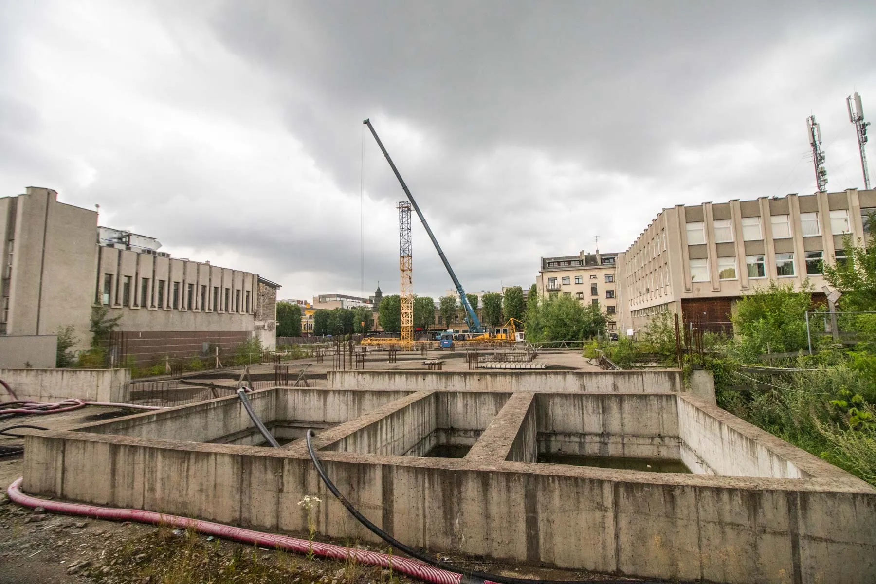 „Merkurijaus“ pastato teritorija