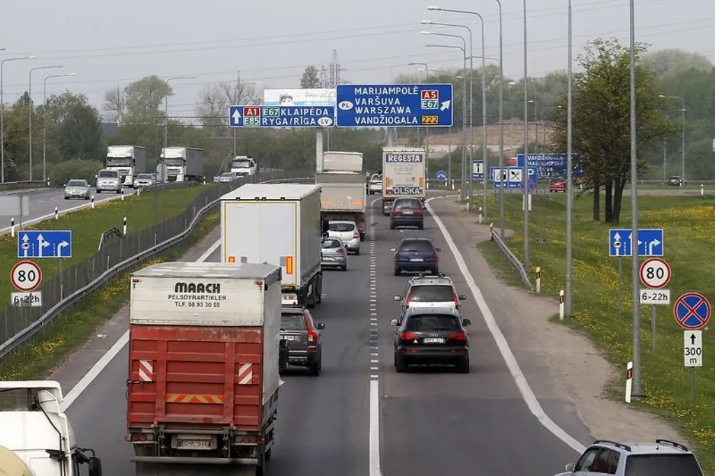 Greičio ribojimas prie „Megos“