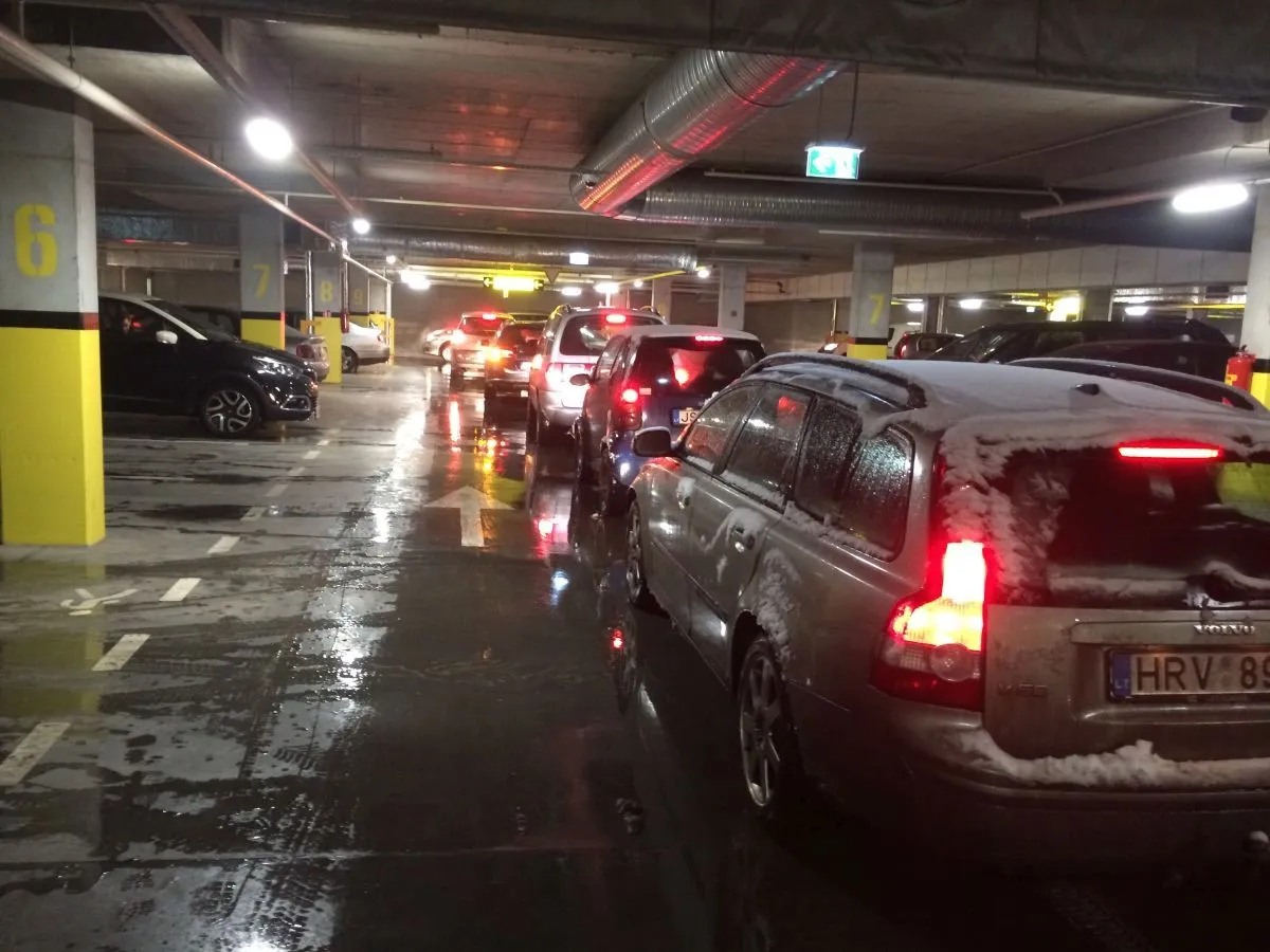 Gedimas požeminėje aikštelėje