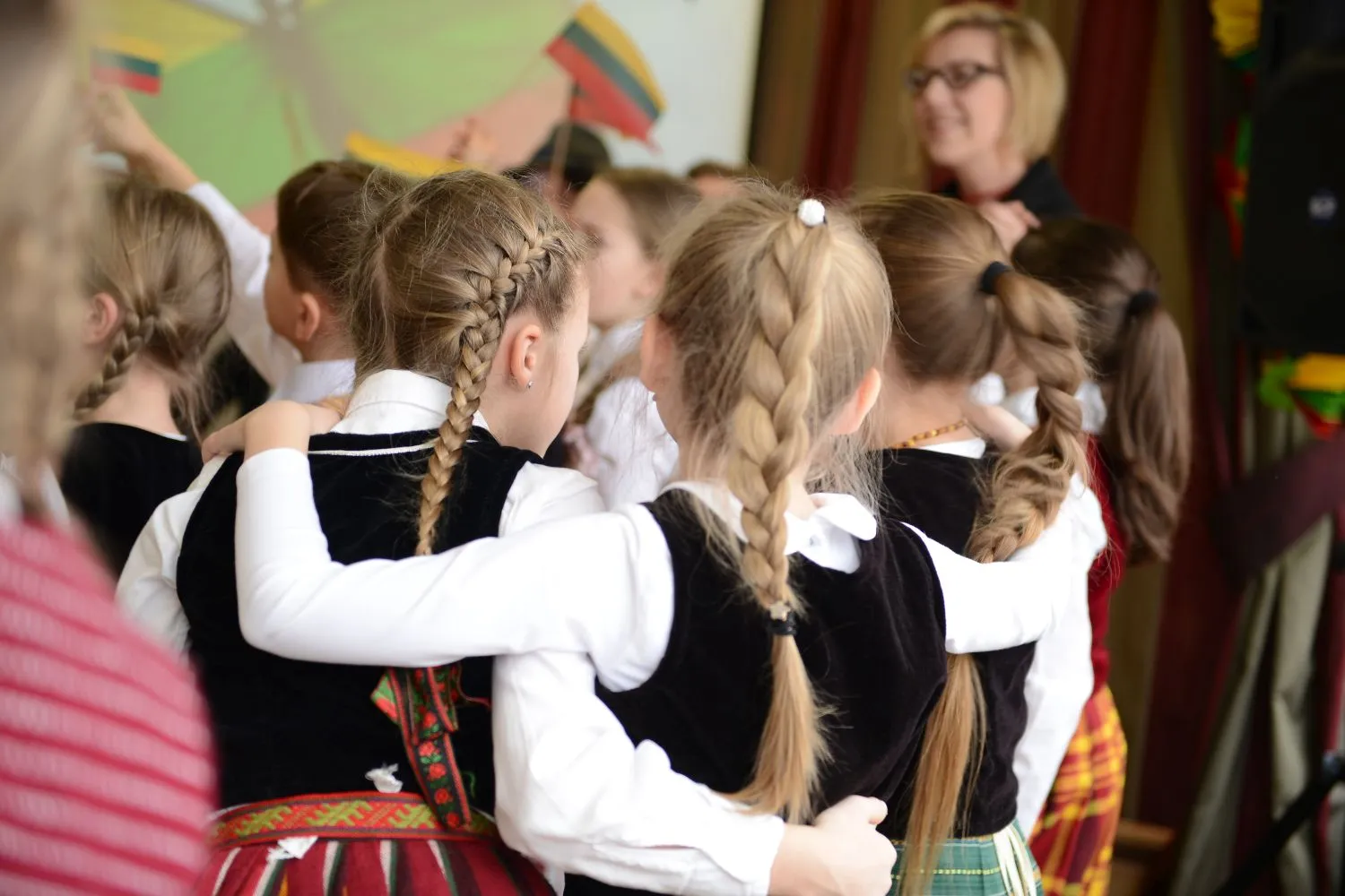 Vaikai mini valstybės šimtmetį