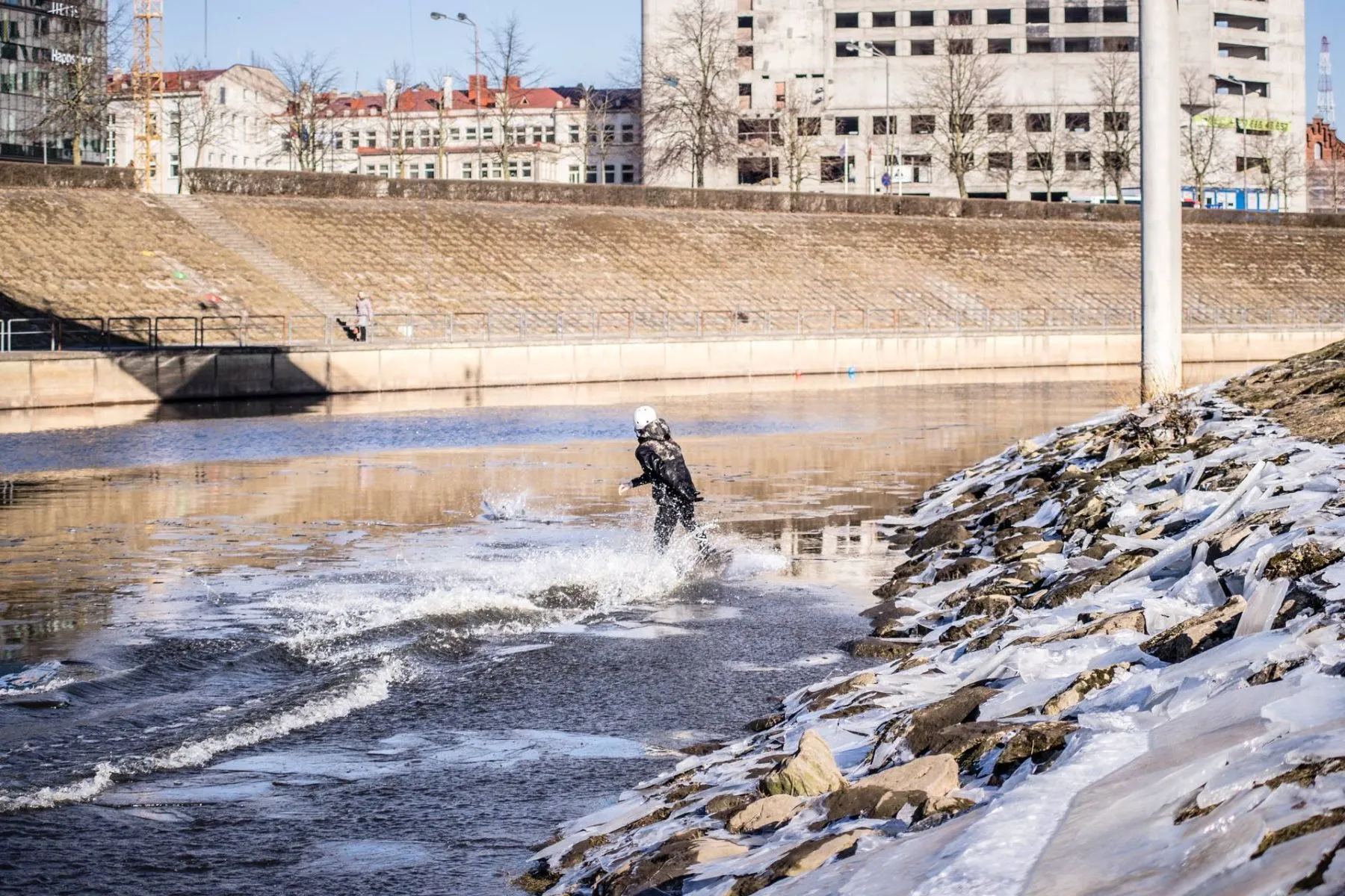 Vandenlentėmis plaukiojo Nemune