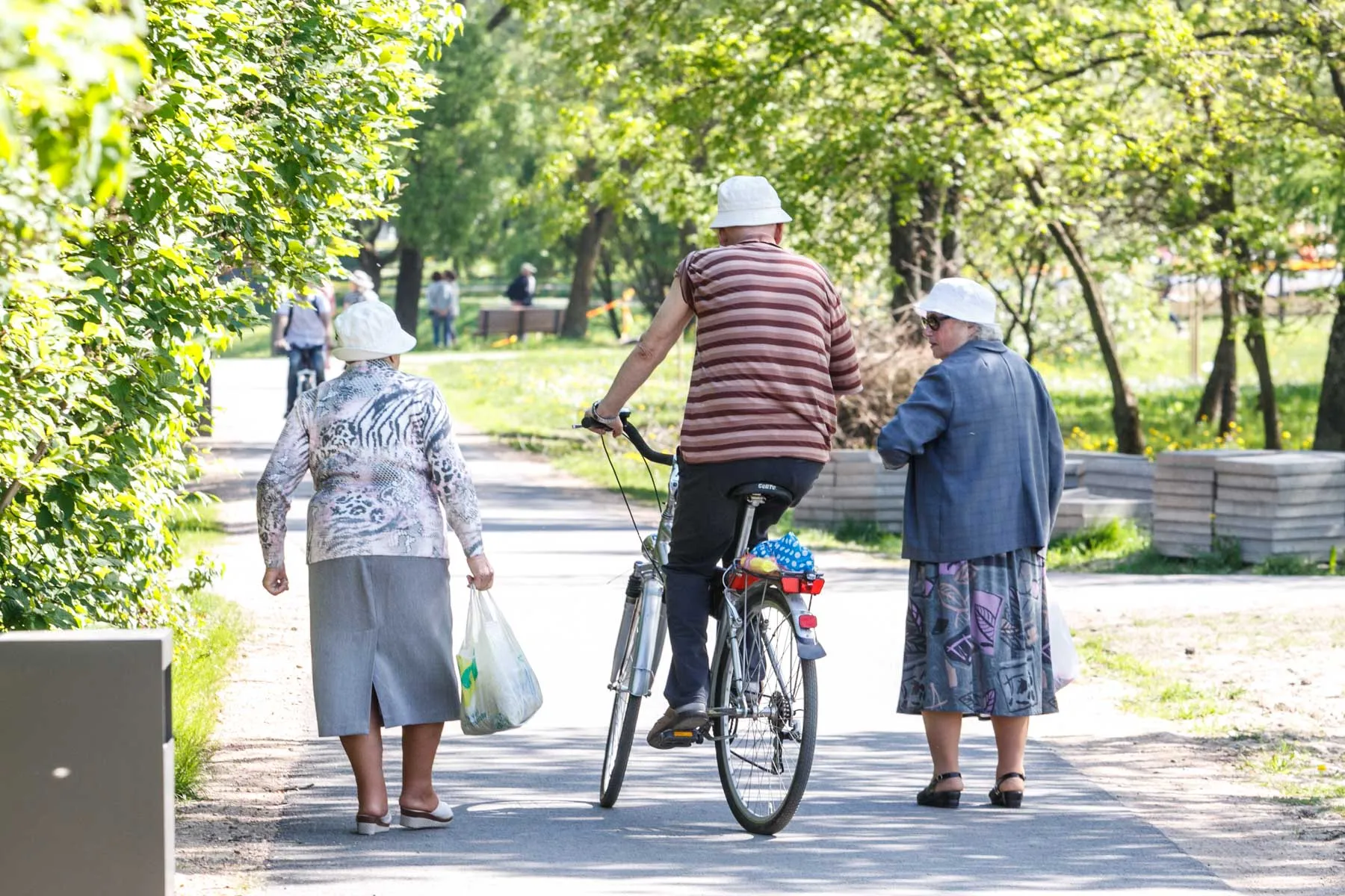 Kalniečių parkas, žmonės, pensininkai