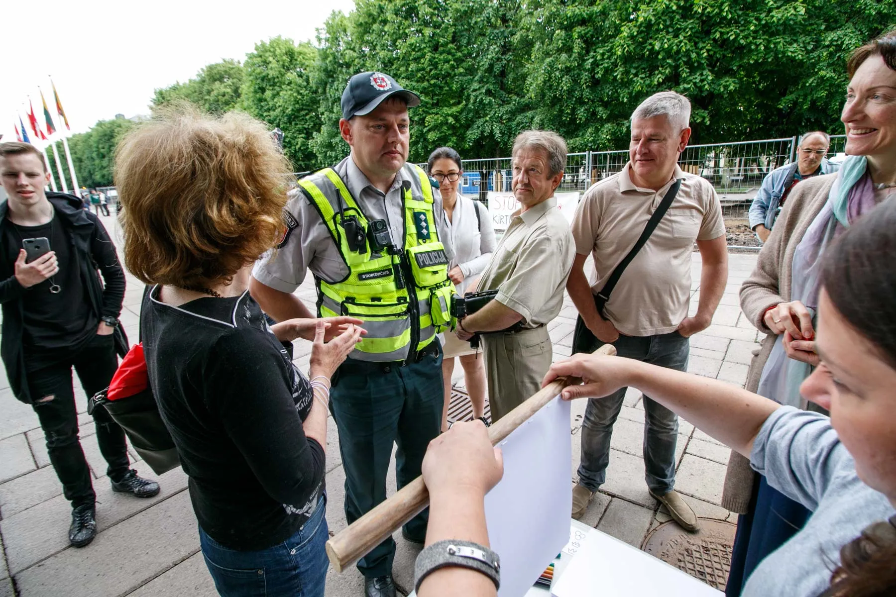Medžių gynėjų akcija prie Kauno savivaldybės