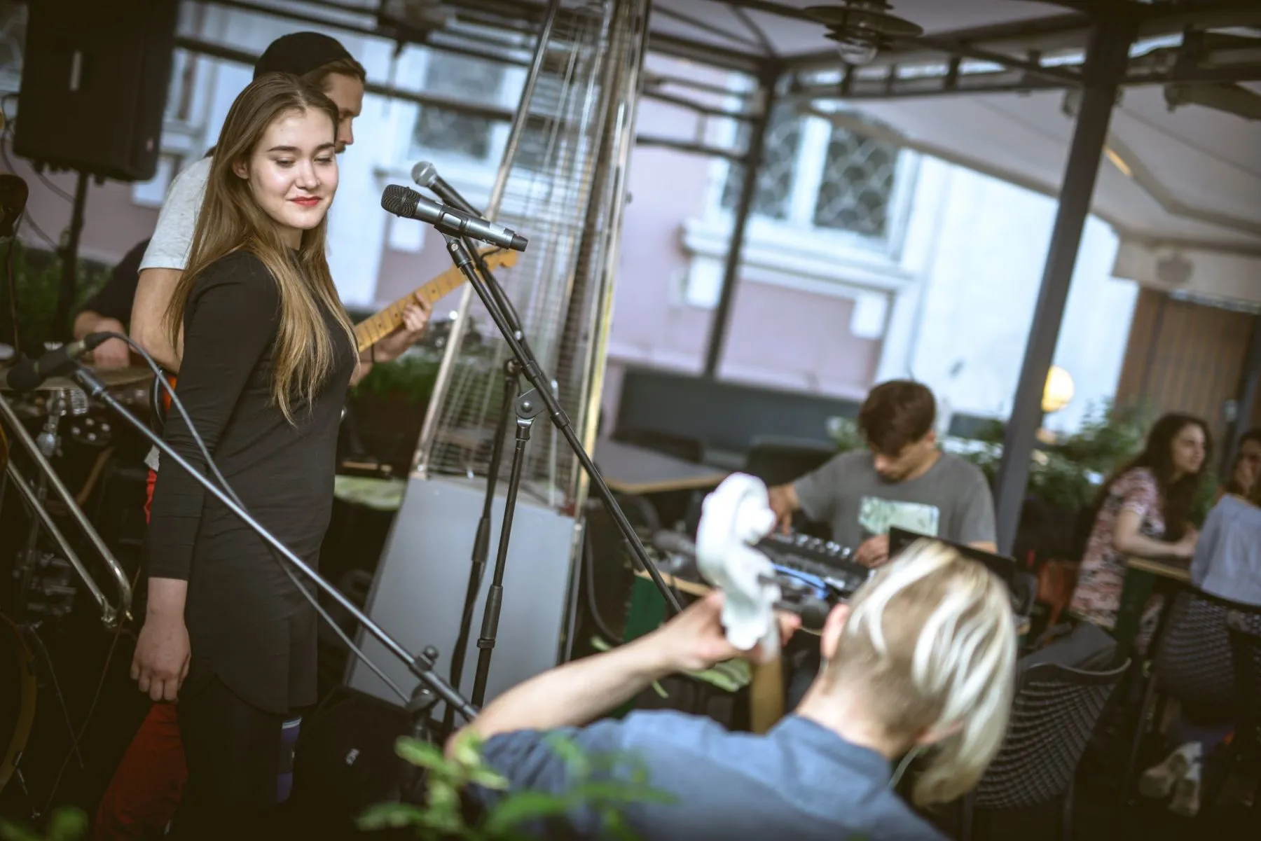 „Strings of Earth“