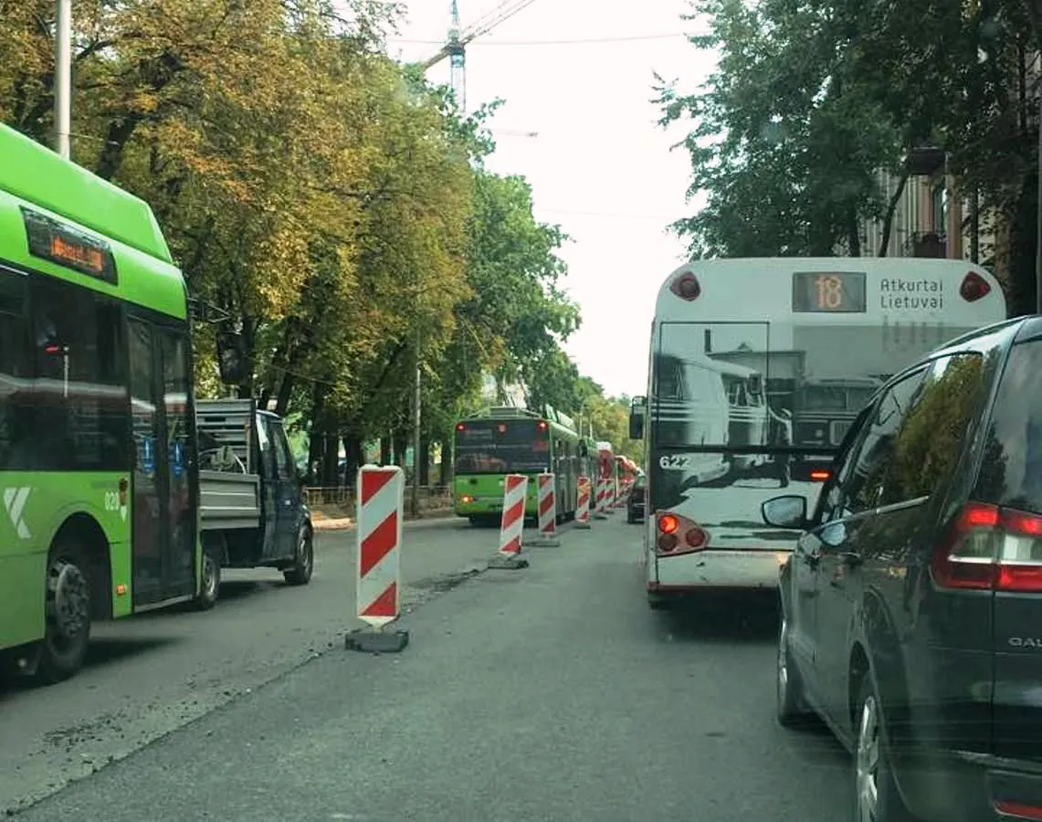 Eismo ribojimai K. Donelaičio gatvėje