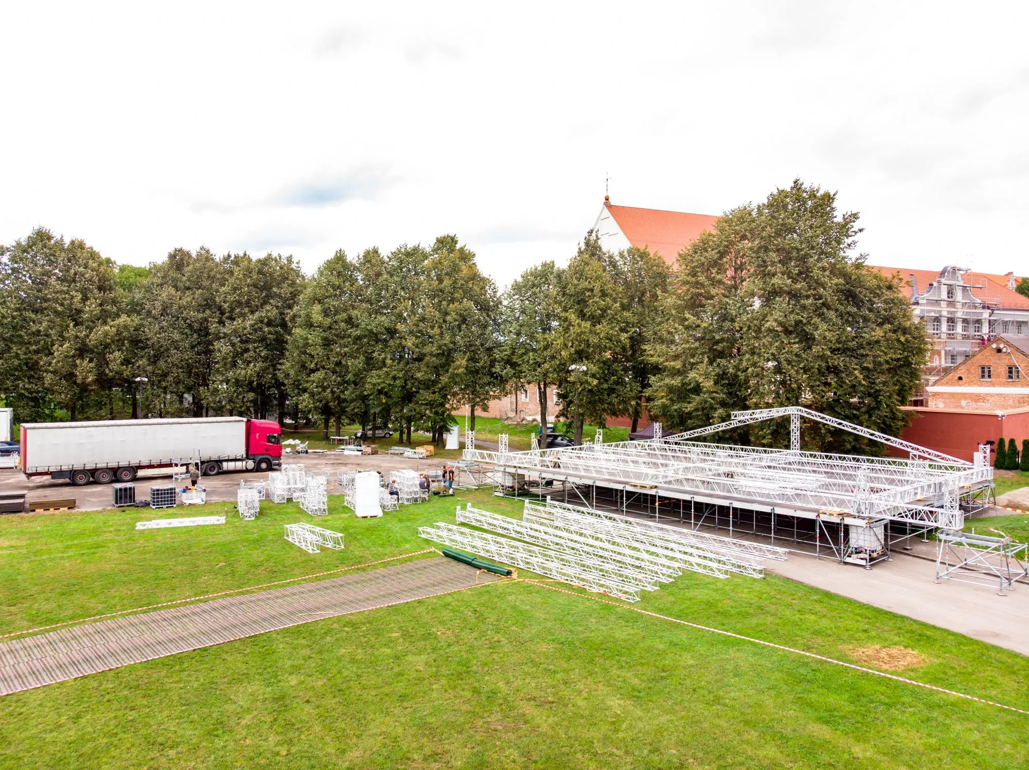 Pasiruošimas popiežiaus vizitui Santakos parke