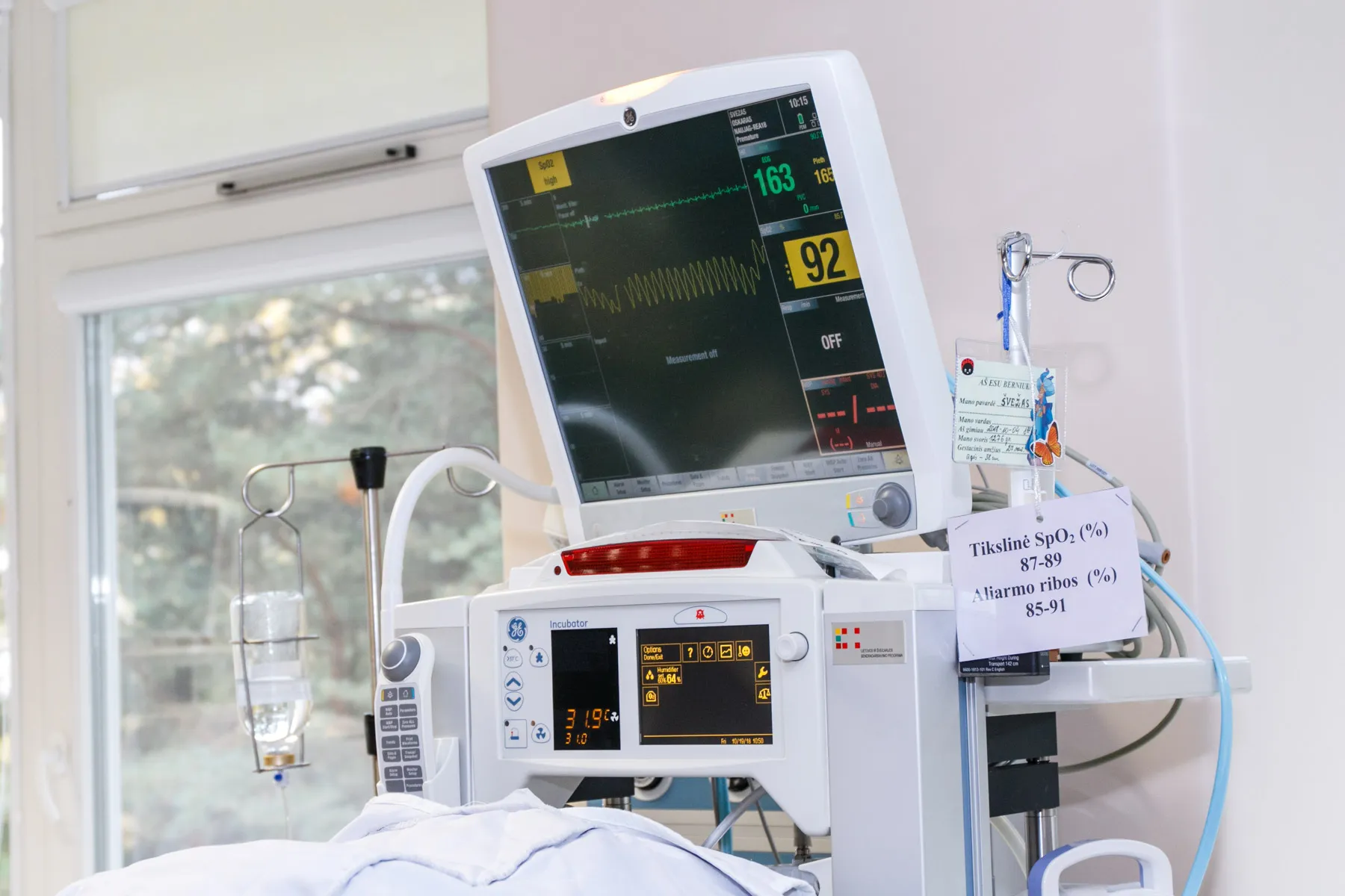 Gimdymas, kūdikis, inkubatorius, akušerijos ligoninė