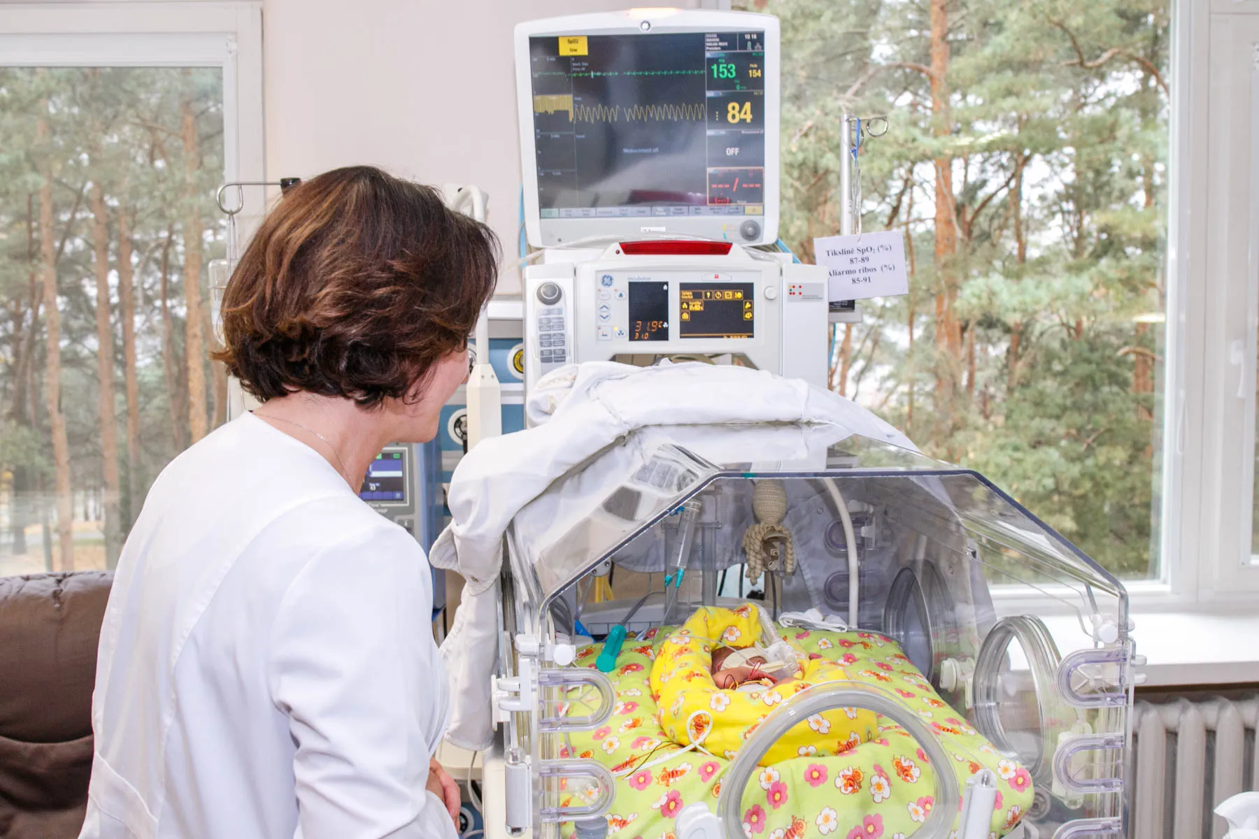 Gimdymas, kūdikis, inkubatorius, akušerijos ligoninė