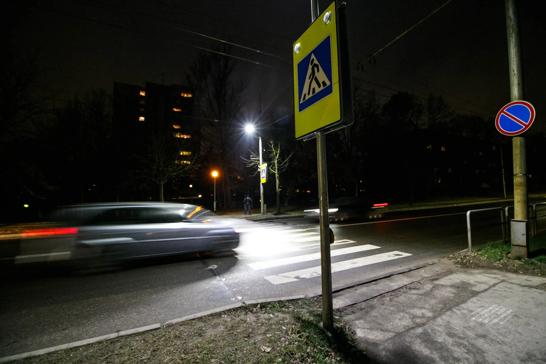 Policijos priemonė prie pėsčiųjų perėjų