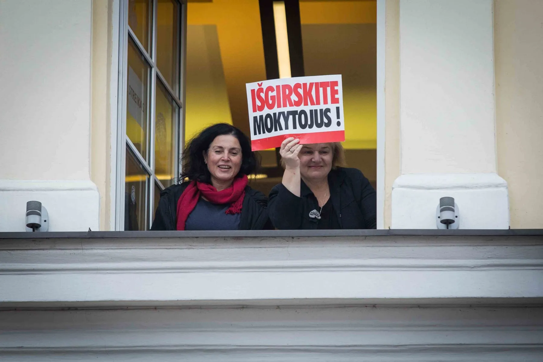 Mokytojų mitingas Vilniuje prie Vyriausybės