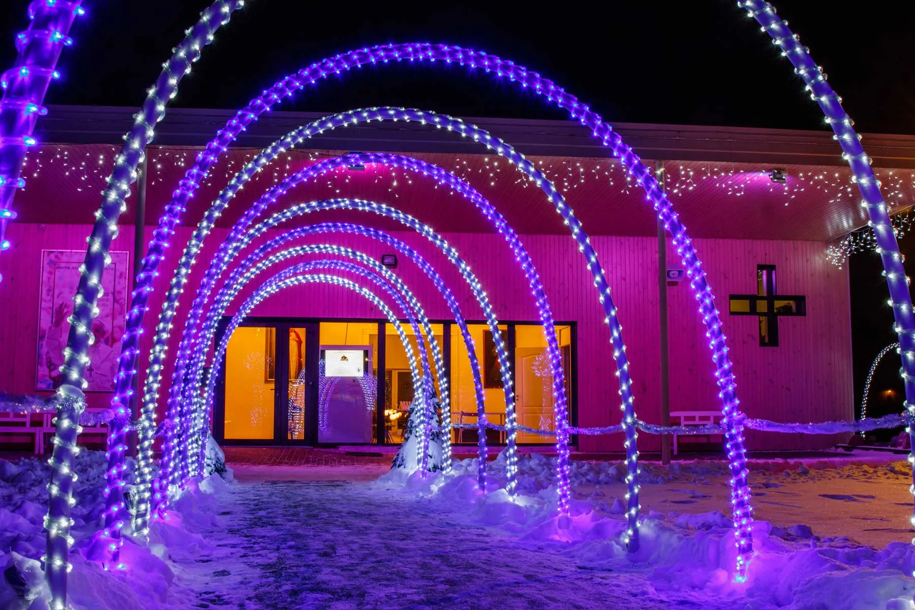 Kalėdiškai pasipuošusi koplyčia Šilainiuose