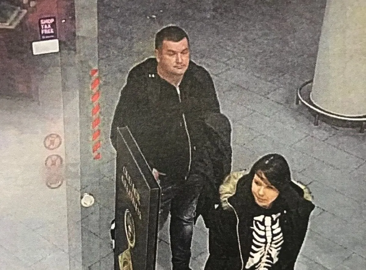 Policijos ieškomi vyras ir moteris