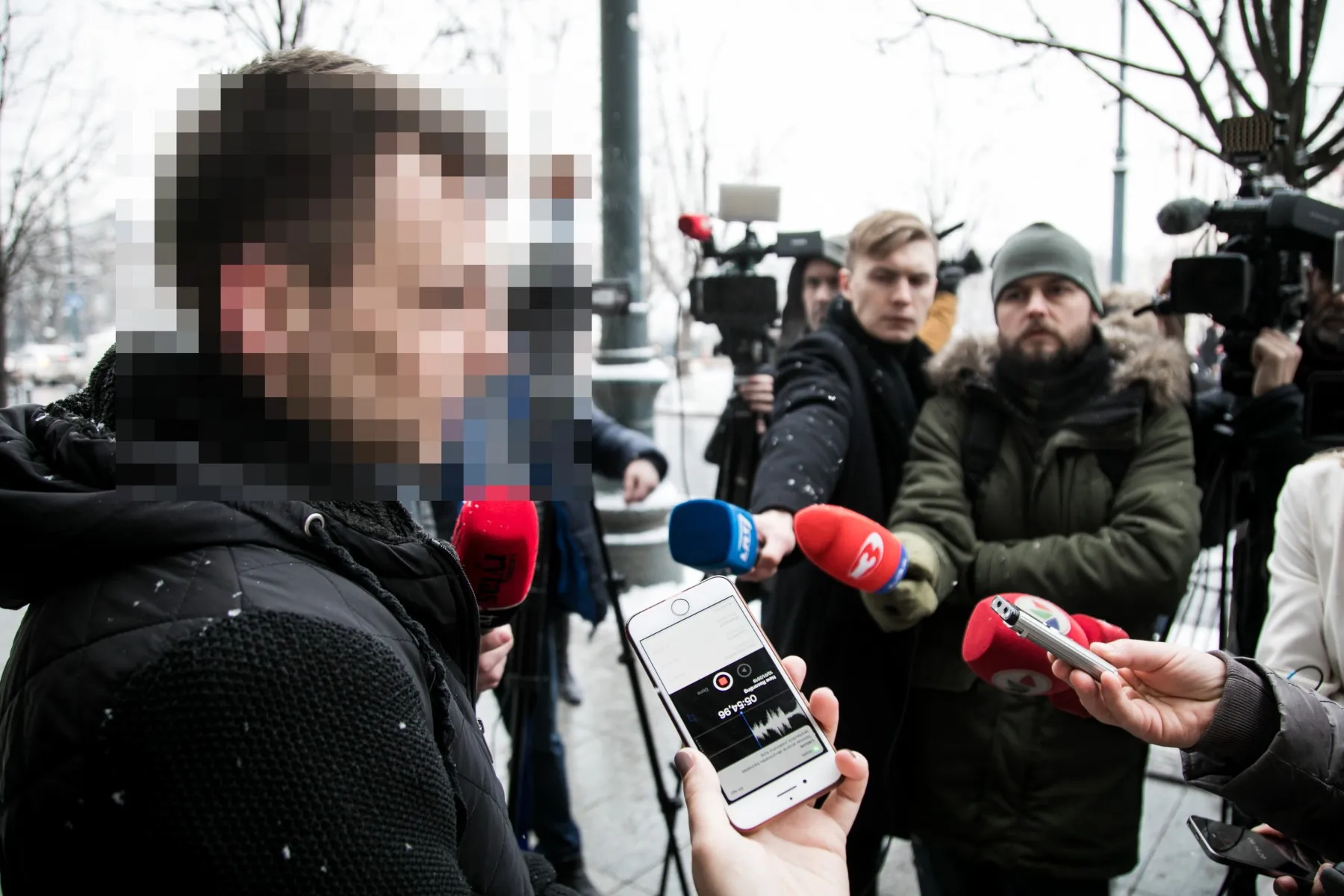 Įsivaikinamos devynmetės mergaitės brolis