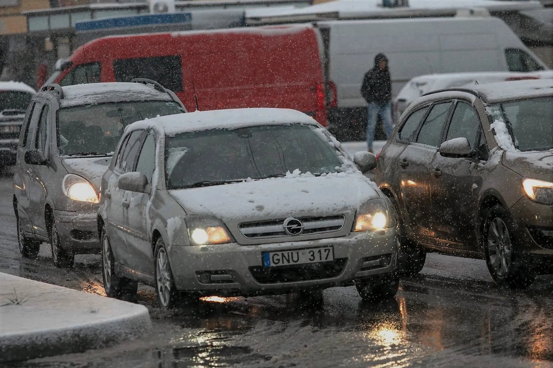 Sniegas, prastos eismo sąlygos