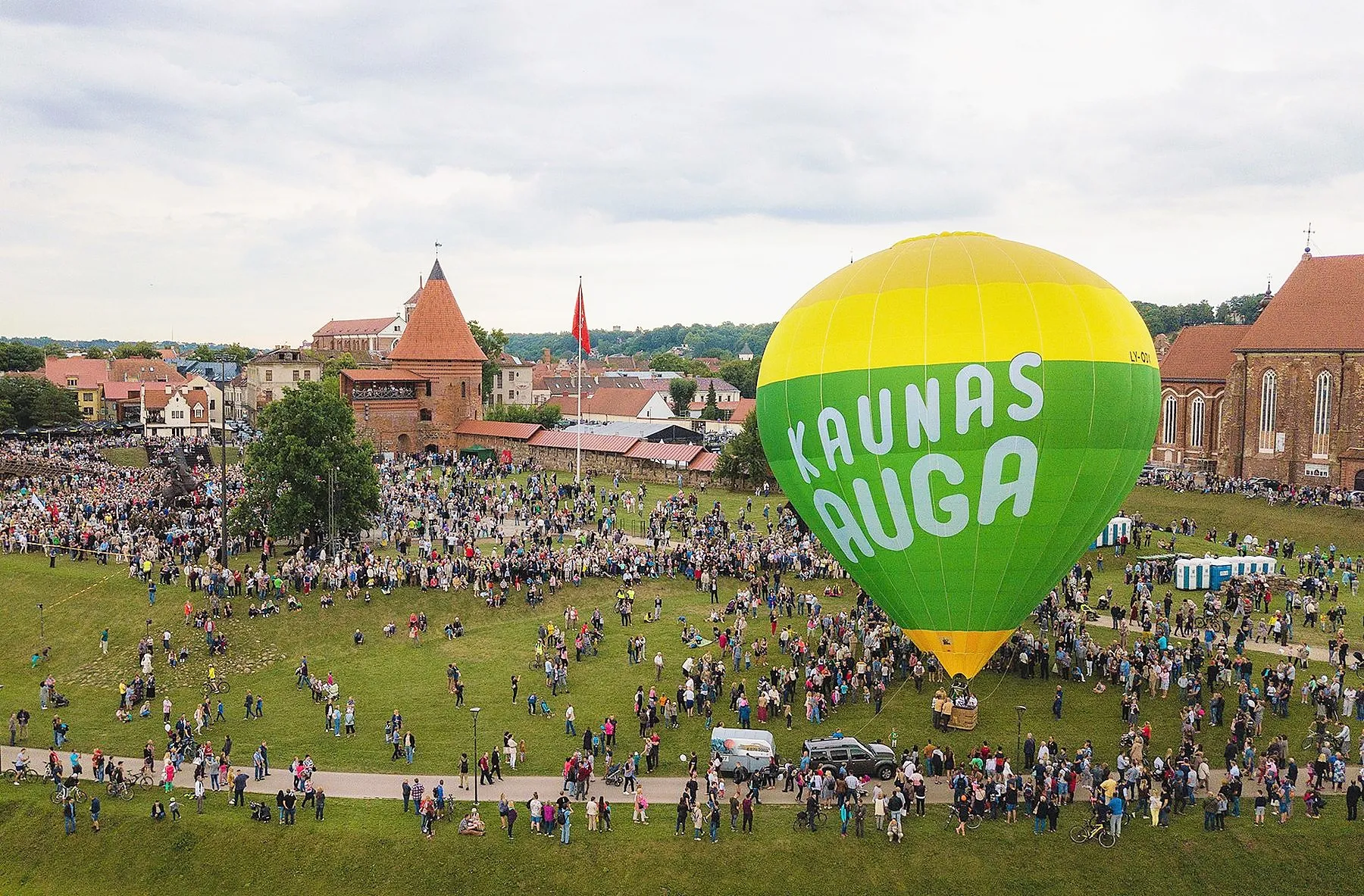 Kaunas auga, gyventojų skaičius, Kauno pilis, oro balionas